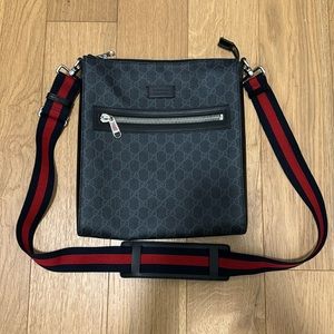 Black Gucci Messenger bag